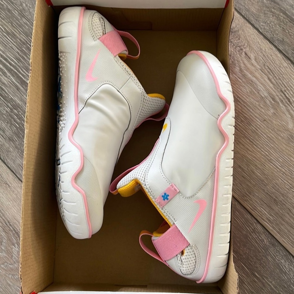 Nike Zoom Pulse nursing NEW